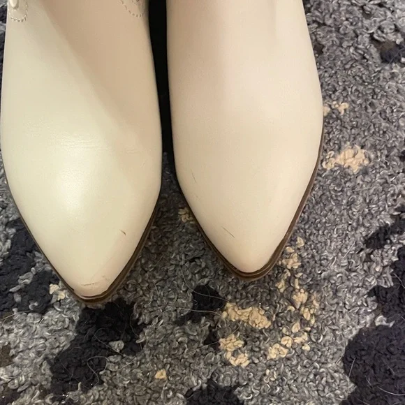 Universal Thread White Heeled Boots - Picture 6 of 17